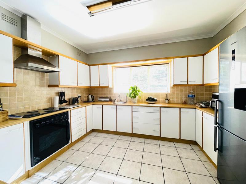 4 Bedroom Property for Sale in Panorama Western Cape